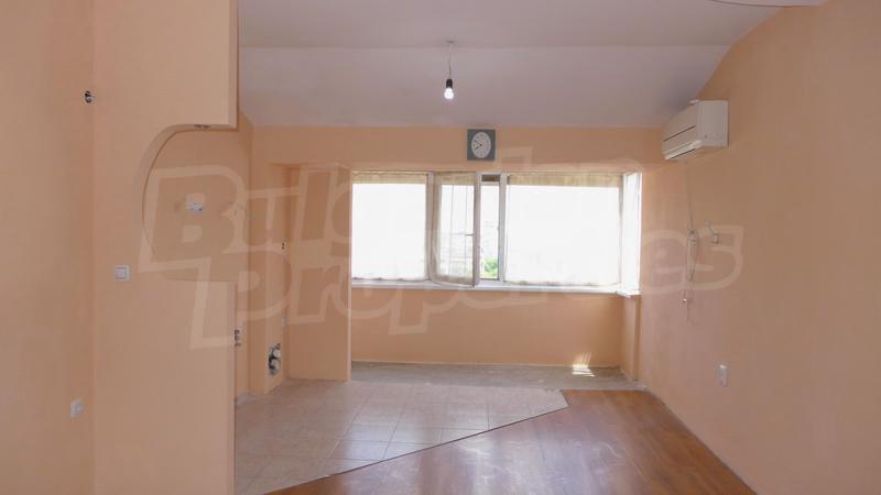 Two-bedroom apartment near shopping center, school, kindergarten, medical college Two-bedroom apartment near shopping center, school, kindergarten, medical college