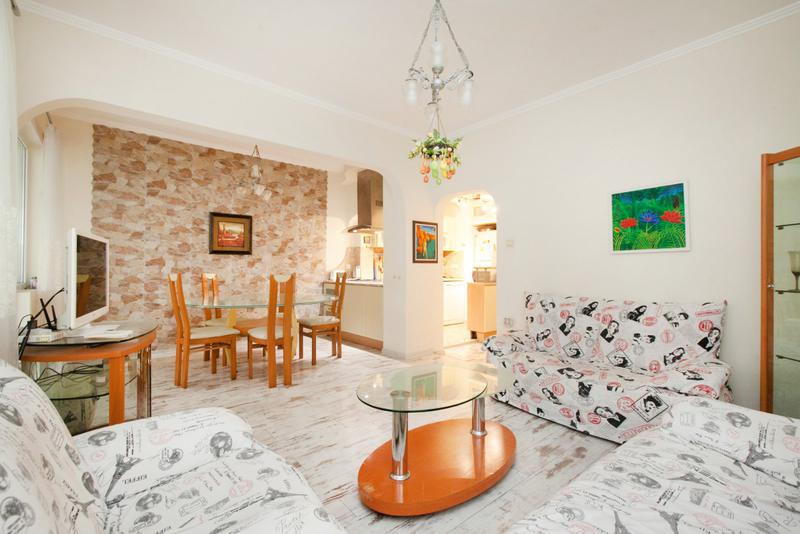 Spacious modern apartment next to key boulevards, Medical University, Red Square Spacious modern apartment next to key boulevards, Medical University, Red Square