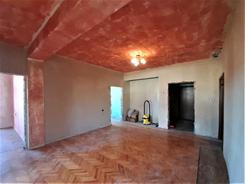 Partially furnished spacious property with city and mountain views Partially furnished spacious property with city and mountain views