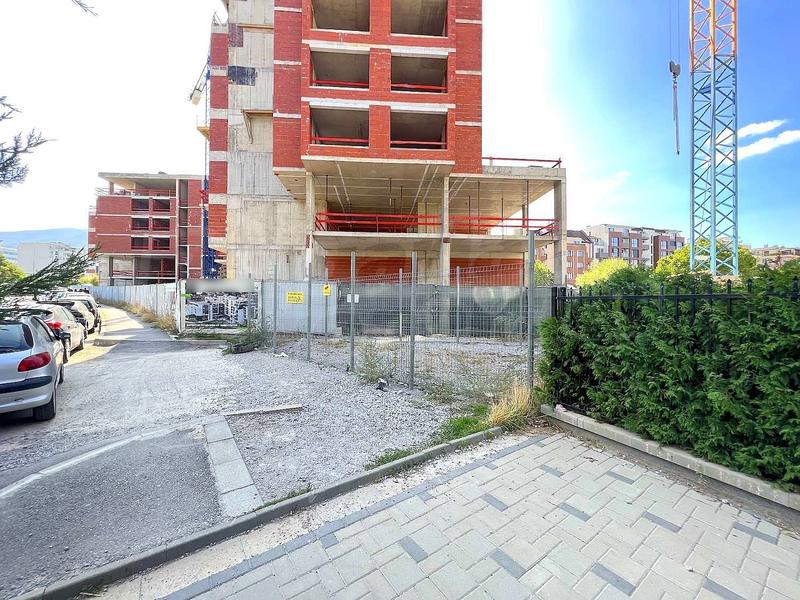 Parking spaces in the new building under construction in Manastirski livadi quarter - west Parking spaces in the new building under construction in Manastirski livadi quarter - west