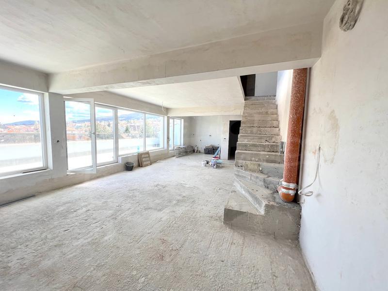 Maisonette with a fantastic view of the city and the mountains Maisonette with a fantastic view of the city and the mountains
