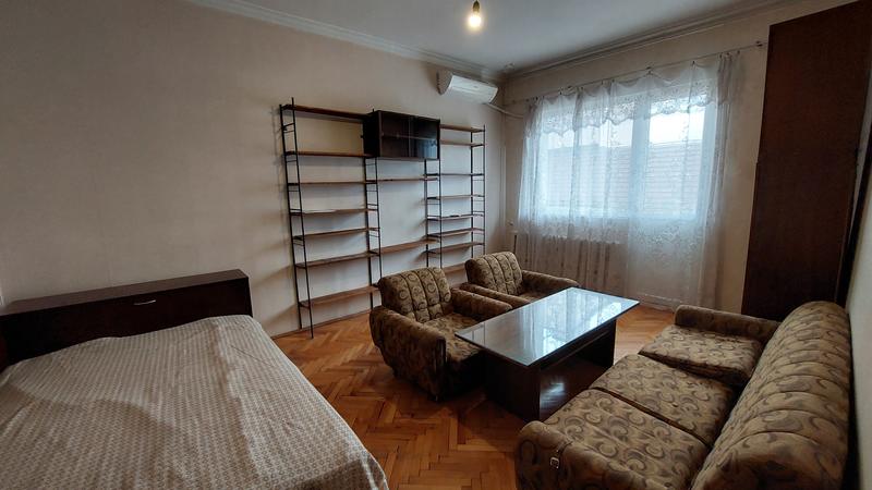 Двустайно жилище в поддържана, тухлена сграда с централна локация в столицата Двустайно жилище в поддържана, тухлена сграда с централна локация в столицата