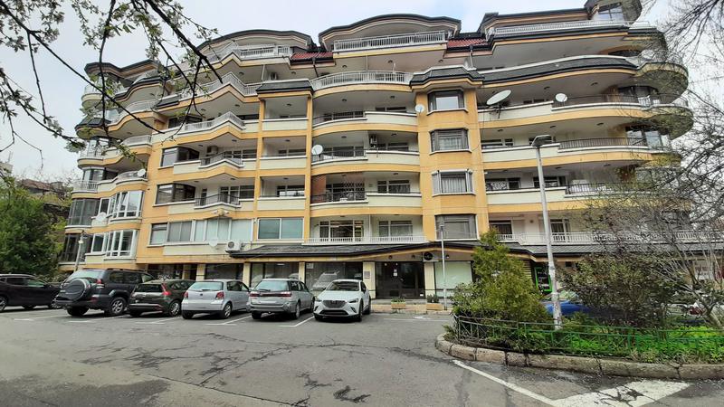 Commercial property suitable for office close to key boulevards Commercial property suitable for office close to key boulevards