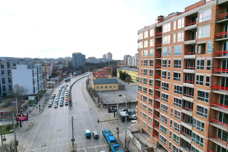 1, 2 and 3-bedroom apartments next to a school, a park and excellent transport links 1, 2 and 3-bedroom apartments next to a school, a park and excellent transport links