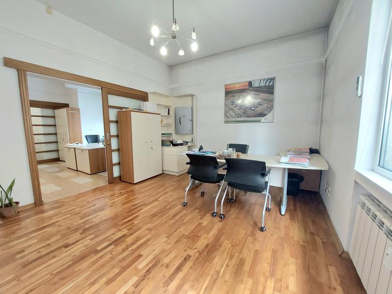 Furnished business property with top location Furnished business property with top location