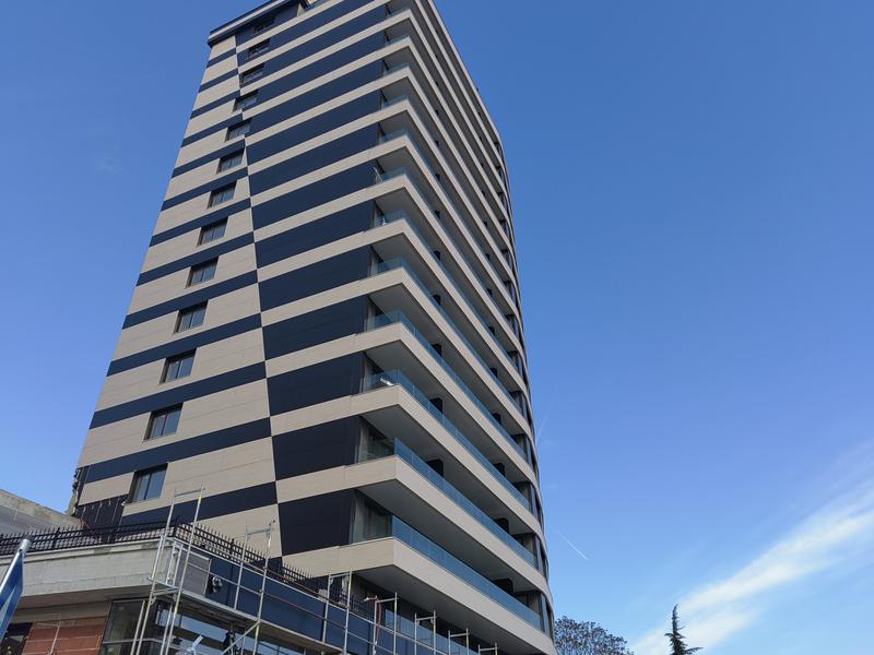 Choice of apartments with comfortable layout in a building with a garden and separate recreation areas