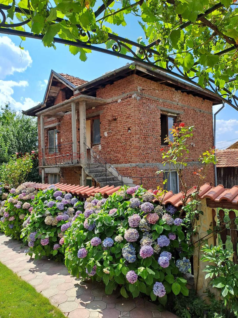 Дом в г. Сапарева Баня, Болгария на продажу. Дом в городе Сапарева Баня.