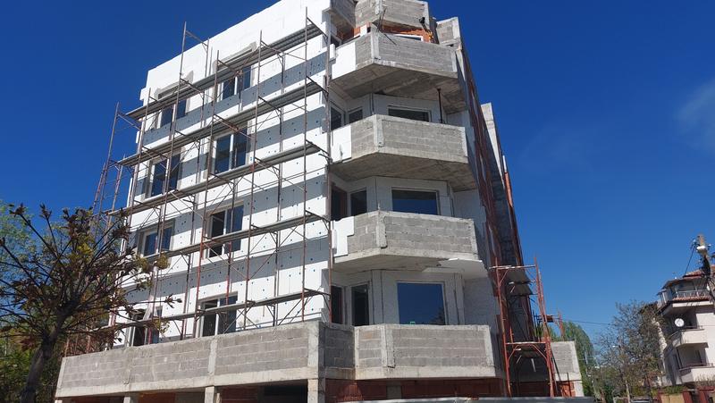 Last apartments in a new building with a convenient exit on President Lincoln Blvd. and Ovcha Kupel Blvd