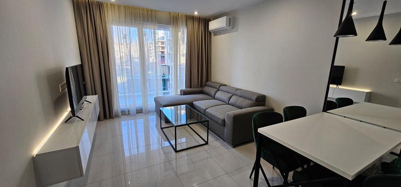 Impeccable complex amidst parklands, with top-class amenities