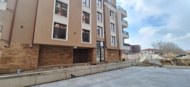 1, 2 and 3-bedroom apartments with basements near the Rowing Canal