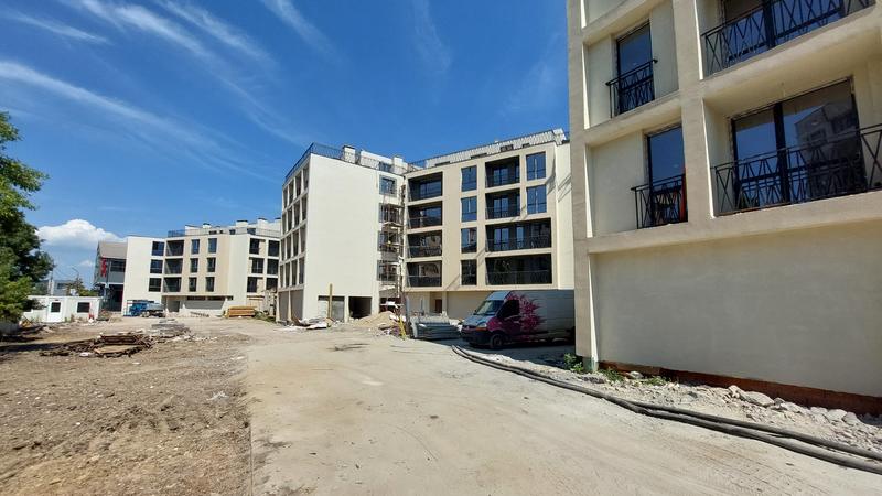 Apartments with convenient access to school, kindergarten, medical center and park in Mladost 3 