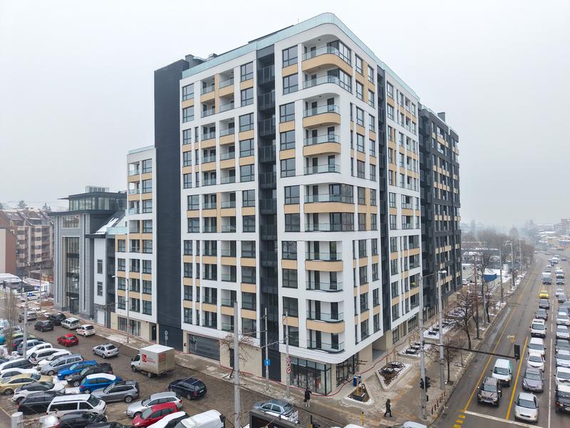 Last apartment next to a school, a park and excellent transport links 