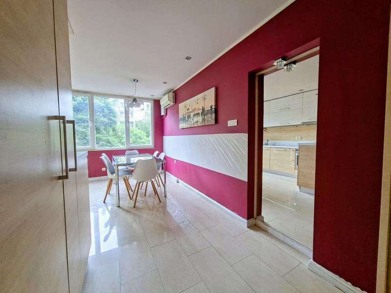 Large apartment with option to be converted into a 3-bedroom dwelling Large apartment with option to be converted into a 3-bedroom dwelling