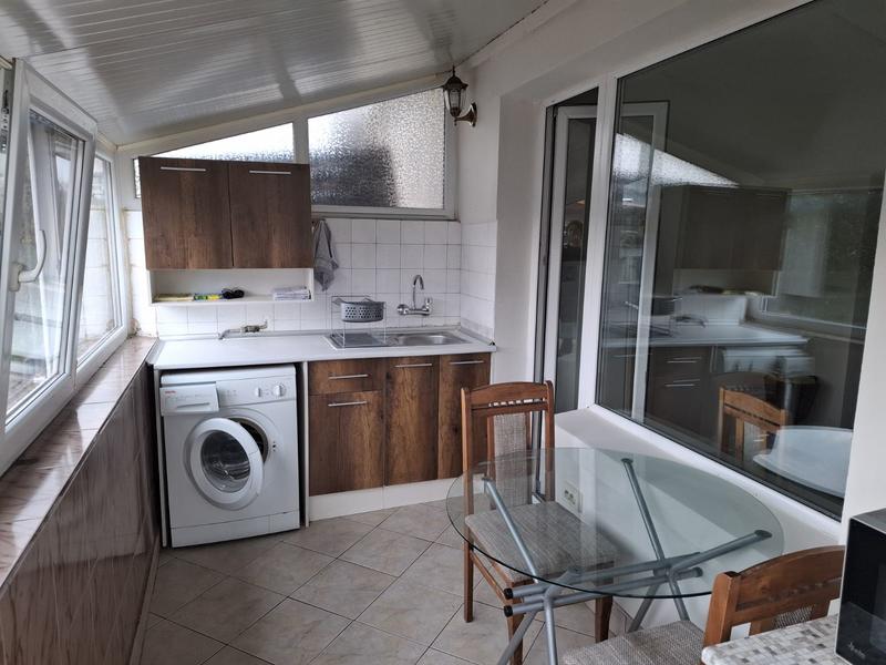 Completely renovated spacious apartment with new furniture Completely renovated spacious apartment with new furniture