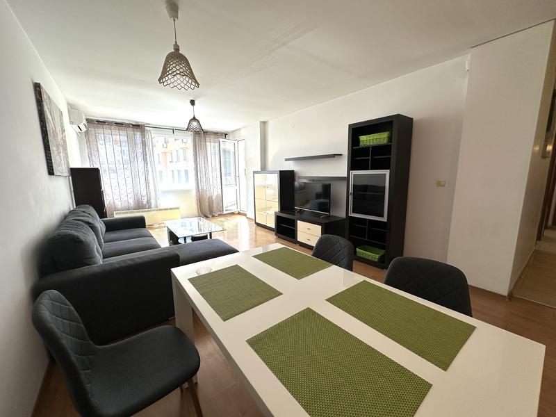East-facing, comfortably furnished family home close to Todor Kableshkov Blvd. and the South Park East-facing, comfortably furnished family home close to Todor Kableshkov Blvd. and the South Park