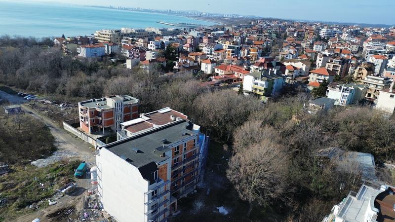 Одно- и двухкомнатные квартиры в 300 метрах от пляжа и рядом с комплексом "Атлантис" Одно- и двухкомнатные квартиры в 300 метрах от пляжа и рядом с комплексом "Атлантис"