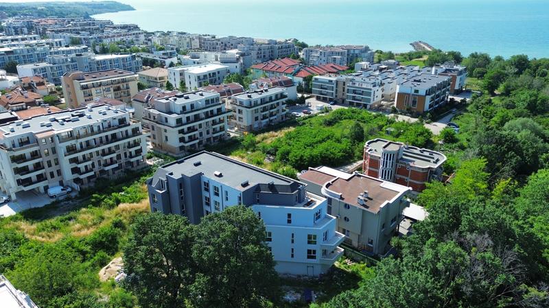 Одно- и двухкомнатные квартиры в 300 метрах от пляжа и рядом с комплексом "Атлантис" Одно- и двухкомнатные квартиры в 300 метрах от пляжа и рядом с комплексом "Атлантис"