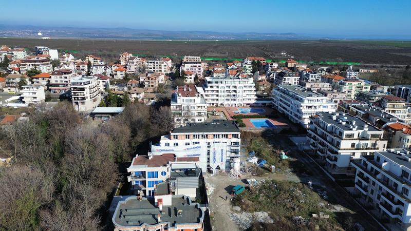 Одно- и двухкомнатные квартиры в 300 метрах от пляжа и рядом с комплексом "Атлантис" Одно- и двухкомнатные квартиры в 300 метрах от пляжа и рядом с комплексом "Атлантис"