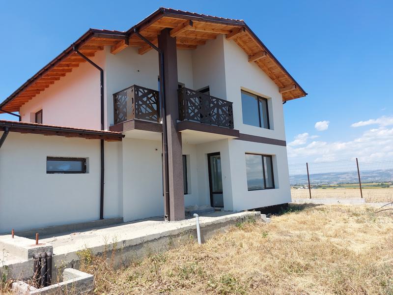 House with garden in the picturesque village of Gurmazovo House with garden in the picturesque village of Gurmazovo