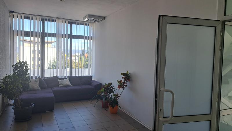 Modern offices with central heating and convenient access Modern offices with central heating and convenient access
