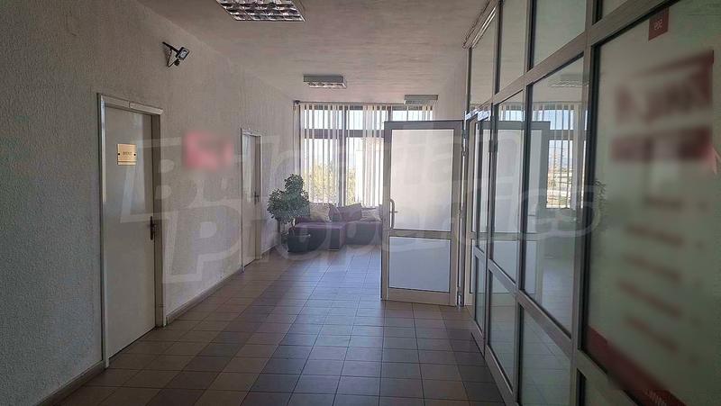 Modern offices with central heating and convenient access Modern offices with central heating and convenient access