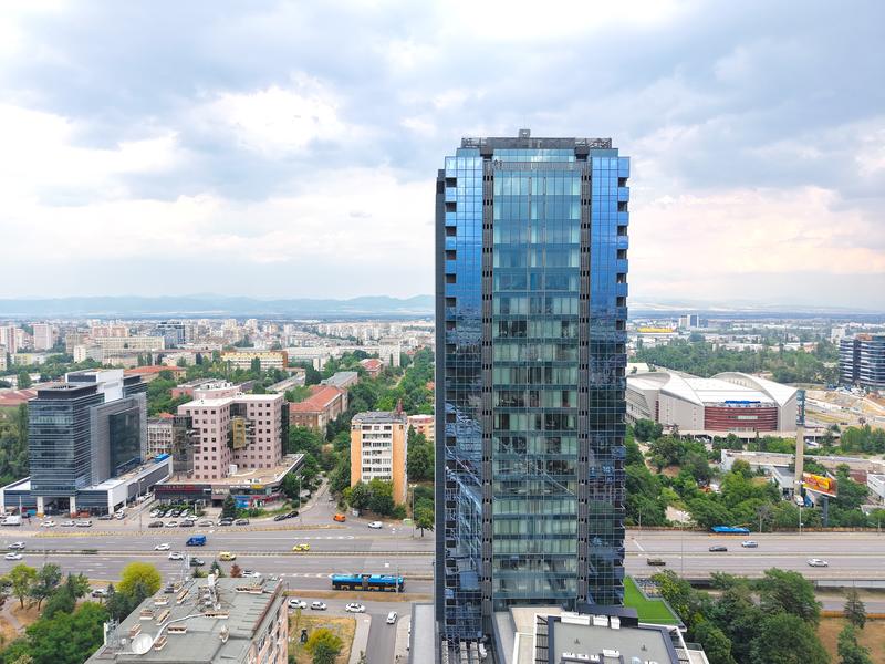 Просторный офис на Цариградском шоссе с быстрым доступом к центру города, аэропорту и выезду из Софии Просторный офис на Цариградском шоссе с быстрым доступом к центру города, аэропорту и выезду из Софии