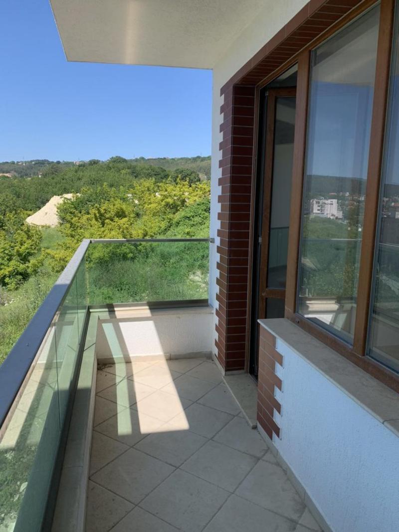 Spacious turn-key apartments or with unfinished interior next to a forest, 10 minutes from the center of Varna Spacious turn-key apartments or with unfinished interior next to a forest, 10 minutes from the center of Varna