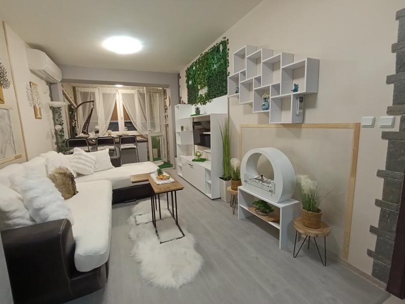 Luxurious sunny apartment next to the Makao store, bus stop, kindergarten and school Luxurious sunny apartment next to the Makao store, bus stop, kindergarten and school