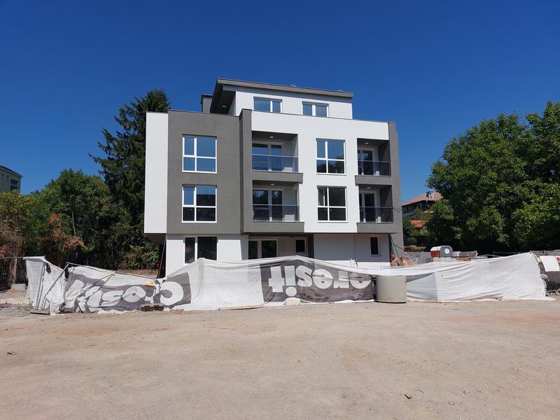 One or two bedroom apartments in a new building in the district of Karpuzitsa One or two bedroom apartments in a new building in the district of Karpuzitsa