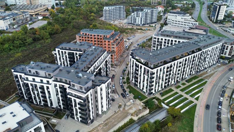 Комфортабельные апартаменты с высокими потолками в хорошо обжитом столичном районе Комфортабельные апартаменты с высокими потолками в хорошо обжитом столичном районе