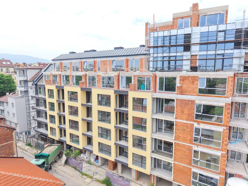Apartments with 1, 2 or 3 bedrooms in luxurious 9-storey building Apartments with 1, 2 or 3 bedrooms in luxurious 9-storey building