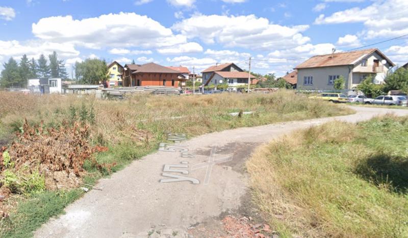 Просторен парцел в регулация на 5 км от София Просторен парцел в регулация на 5 км от София