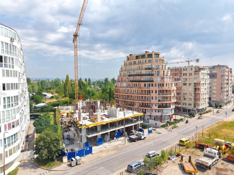 Modern complex with spacious layouts and sunny balconies Modern complex with spacious layouts and sunny balconies