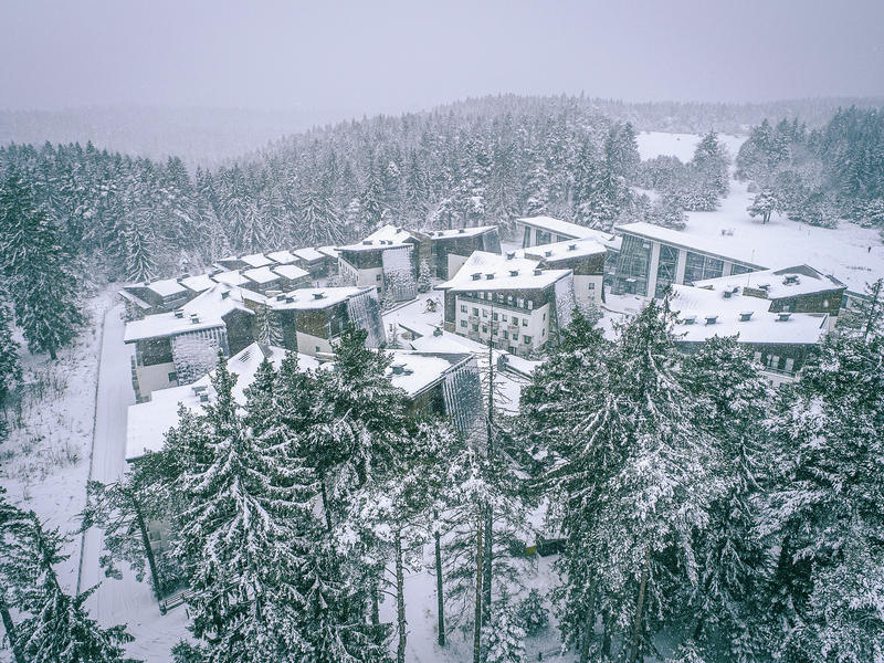 Last fully-furnished apartments with one or two bedrooms in a unique complex in Borovets. Last fully-furnished apartments with one or two bedrooms in a unique complex in Borovets.