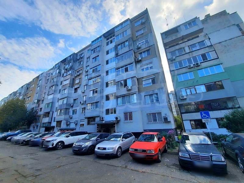 Теплая квартира с частичной мебелью в ухоженном подъезде Теплая квартира с частичной мебелью в ухоженном подъезде