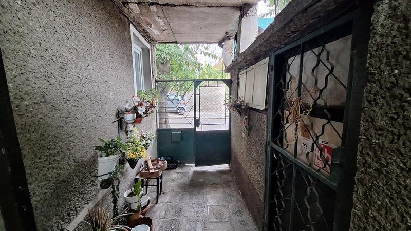 Имот с потенциал и удобна локация в морската столица Имот с потенциал и удобна локация в морската столица