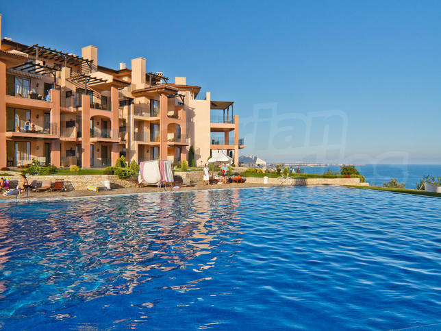 Прекрасный комплекс закрытого типа  Прекрасный комплекс закрытого типа