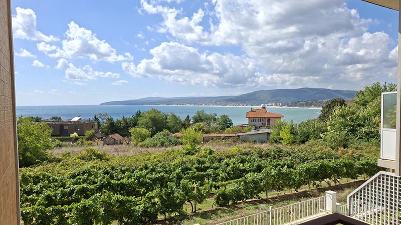 Cozy and comfortable, just meters from the harbor and the beach