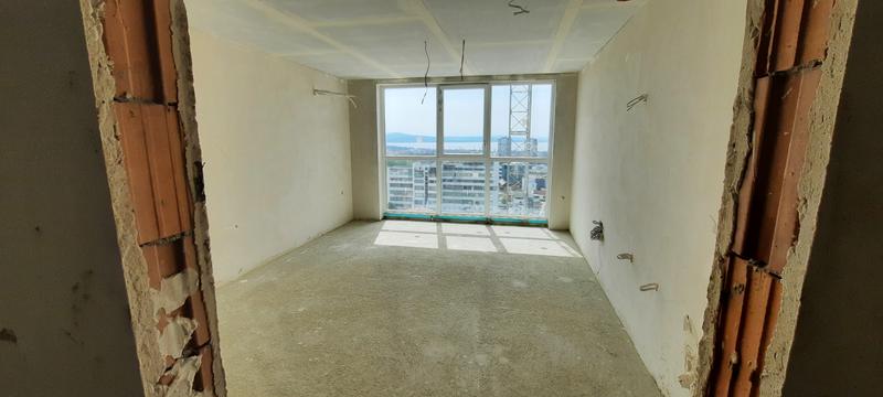 Last apartments with 360 panoramic views of the city and the sea