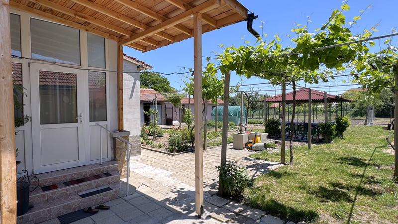 Property in Good Condition in a Large Village with Convenient Transport Links