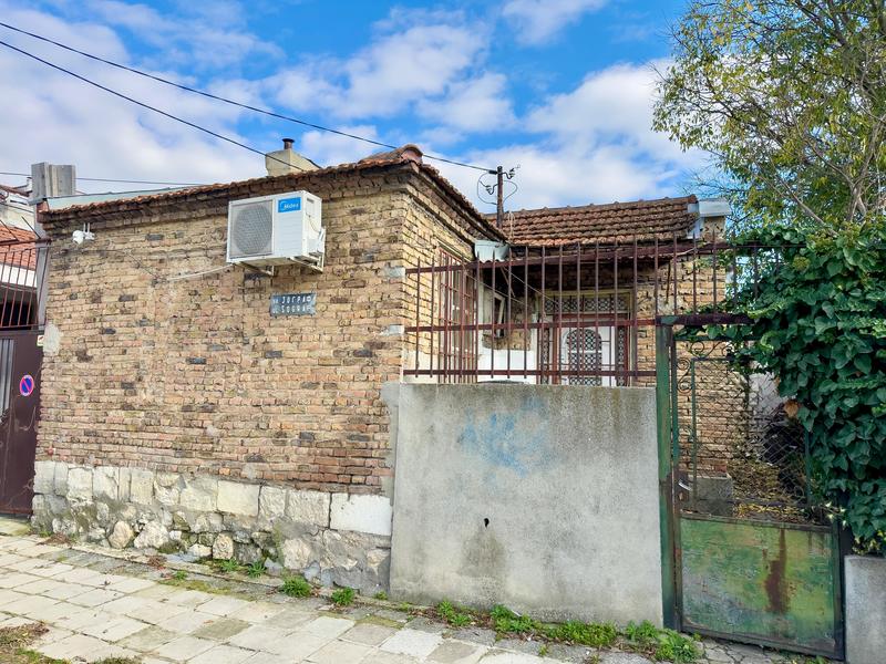 Property with two spacious bedrooms and a yard, minutes away from the center of Varna