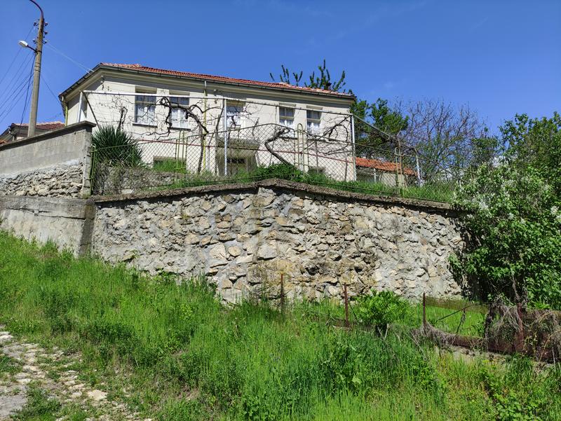 Property in a nice village in southern Bulgaria 62 km from Plovdiv