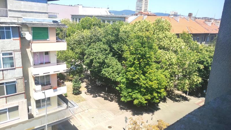 Spacious apartment in Center, with terrace and nearby amenities