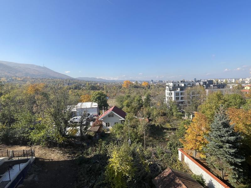 Modern two-bedroom home with beautiful views and quick access to Paradise Center and the metro
