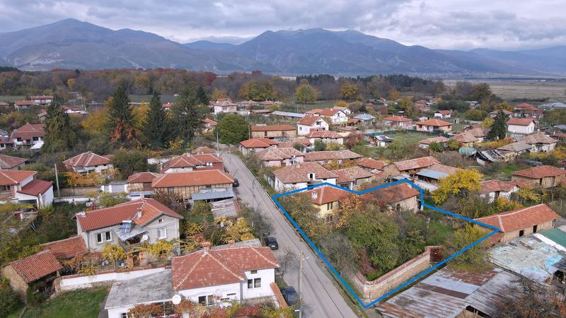 Property in a large, well-developed village near Pavel Banya