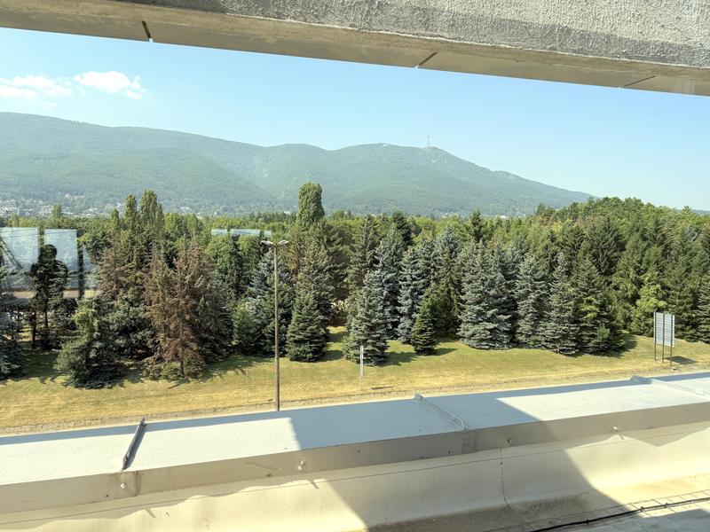 Unfurnished office with a convenient location in the quarter Manastirski Livadi