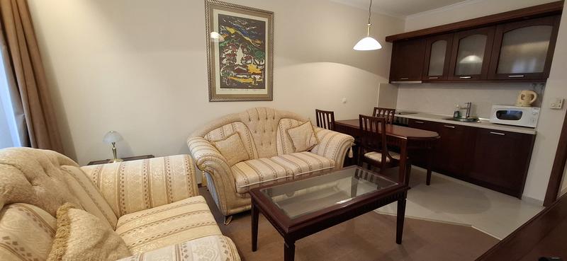 Ready-to-move-in apartment in a gated complex with green areas