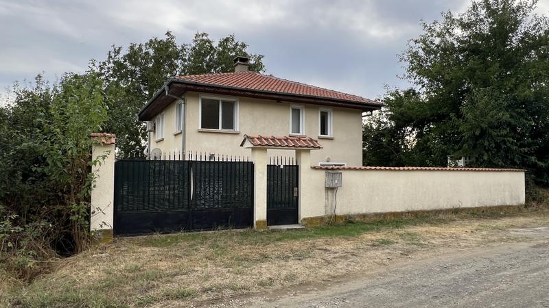 Fully-furnished home with own garden and swimming pool