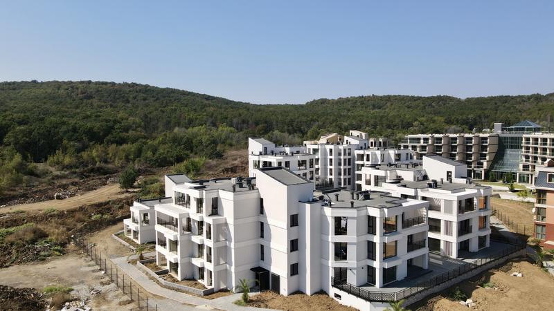 New apartments with 1, 2 or 3 bedrooms close to Kavatsite beach