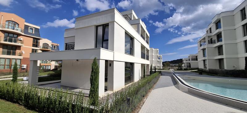 New apartments with 1, 2 or 3 bedrooms close to Kavatsite beach